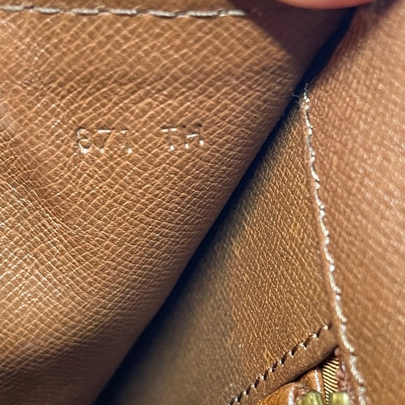 Authentic Louis Vuitton Pochette Damme GM - Picture 7 of 14